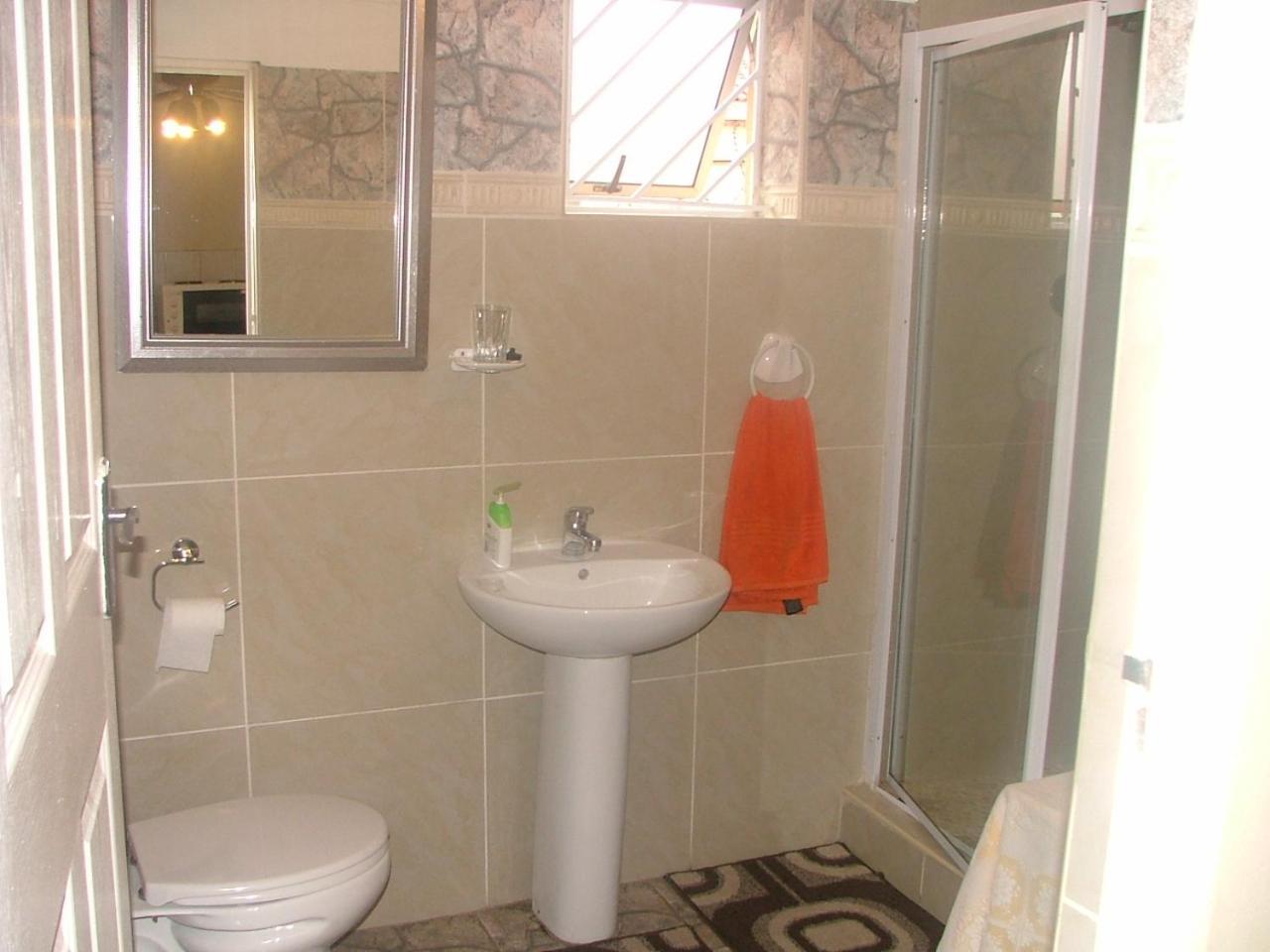 Mbalentle Guesthouse Bishop Lavis Extérieur photo